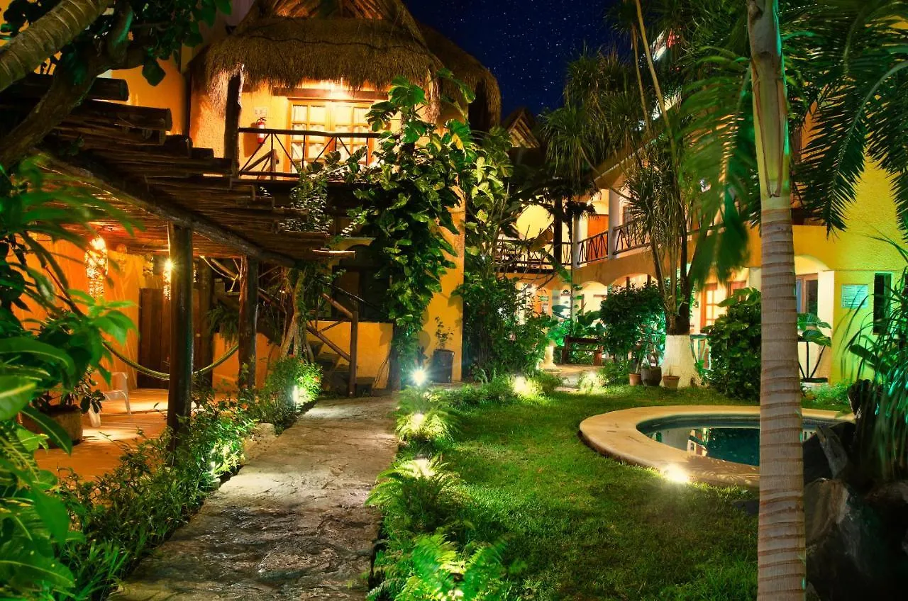 Hotel Bosque Caribe, 5th Av. zone Playa del Carmen 3*,  Mexico