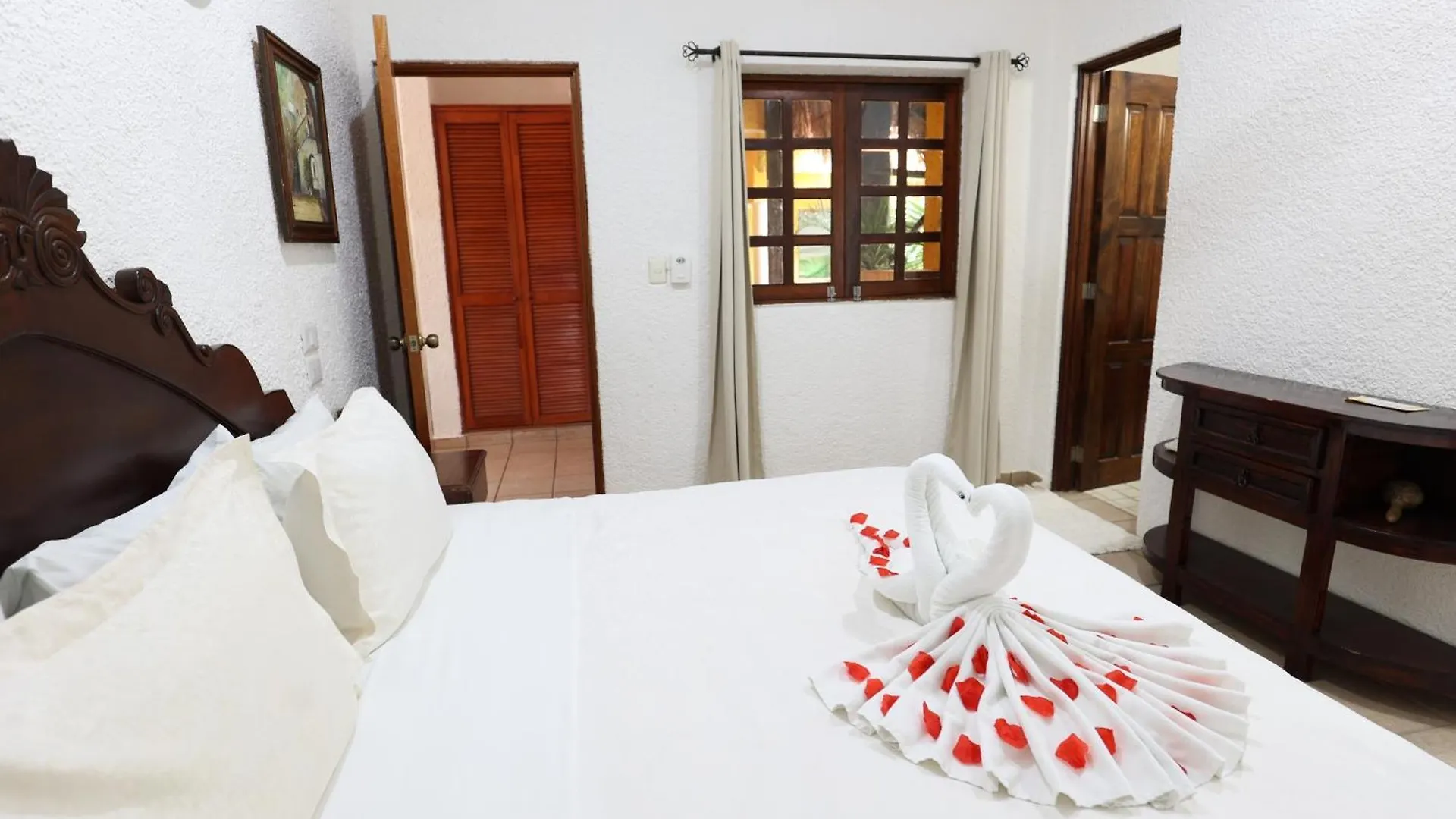 Hotel Bosque Caribe, 5th Av. zone Playa del Carmen