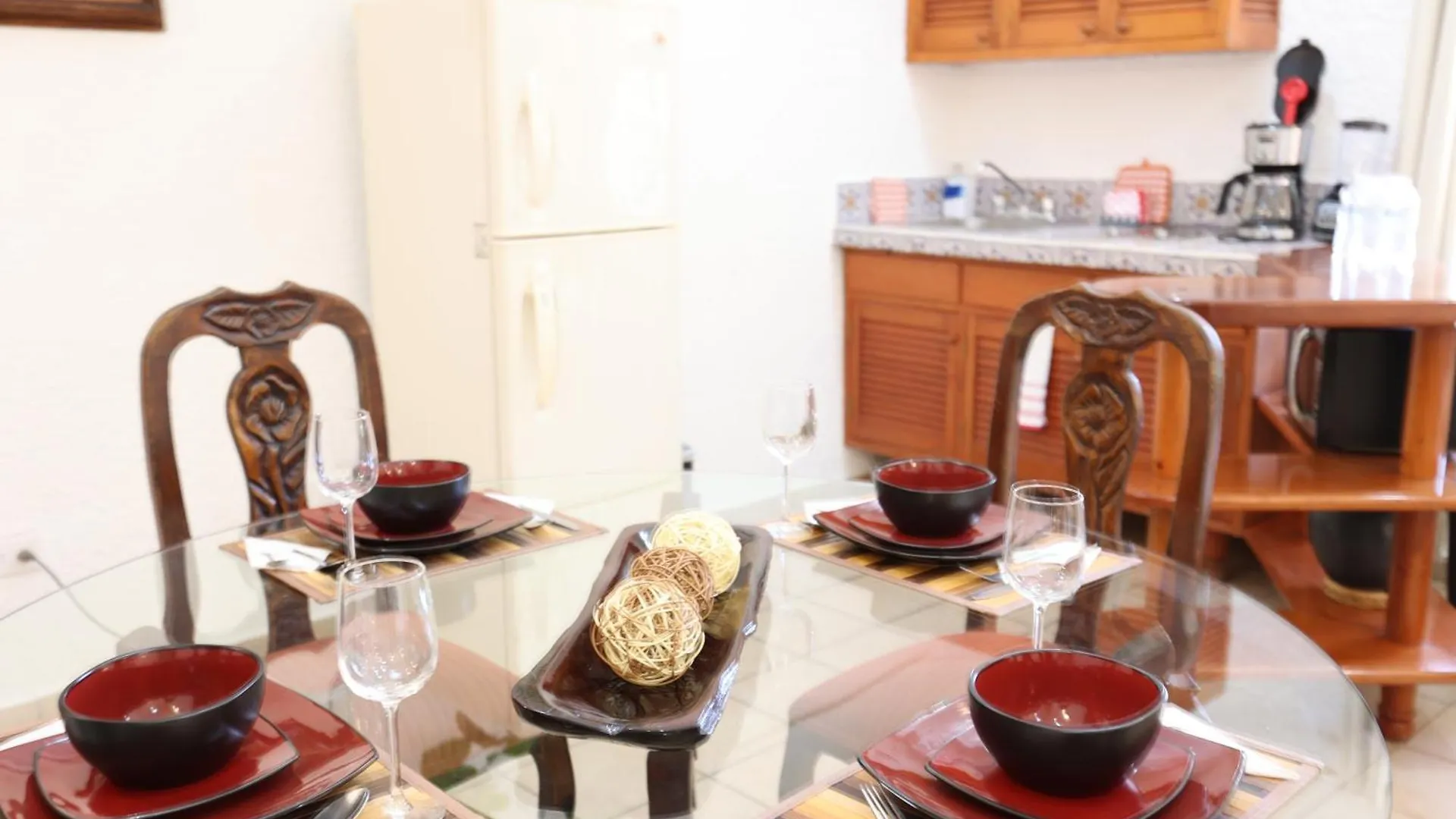 ***  Hotel Bosque Caribe, 5th Av. zone Playa del Carmen Mexico