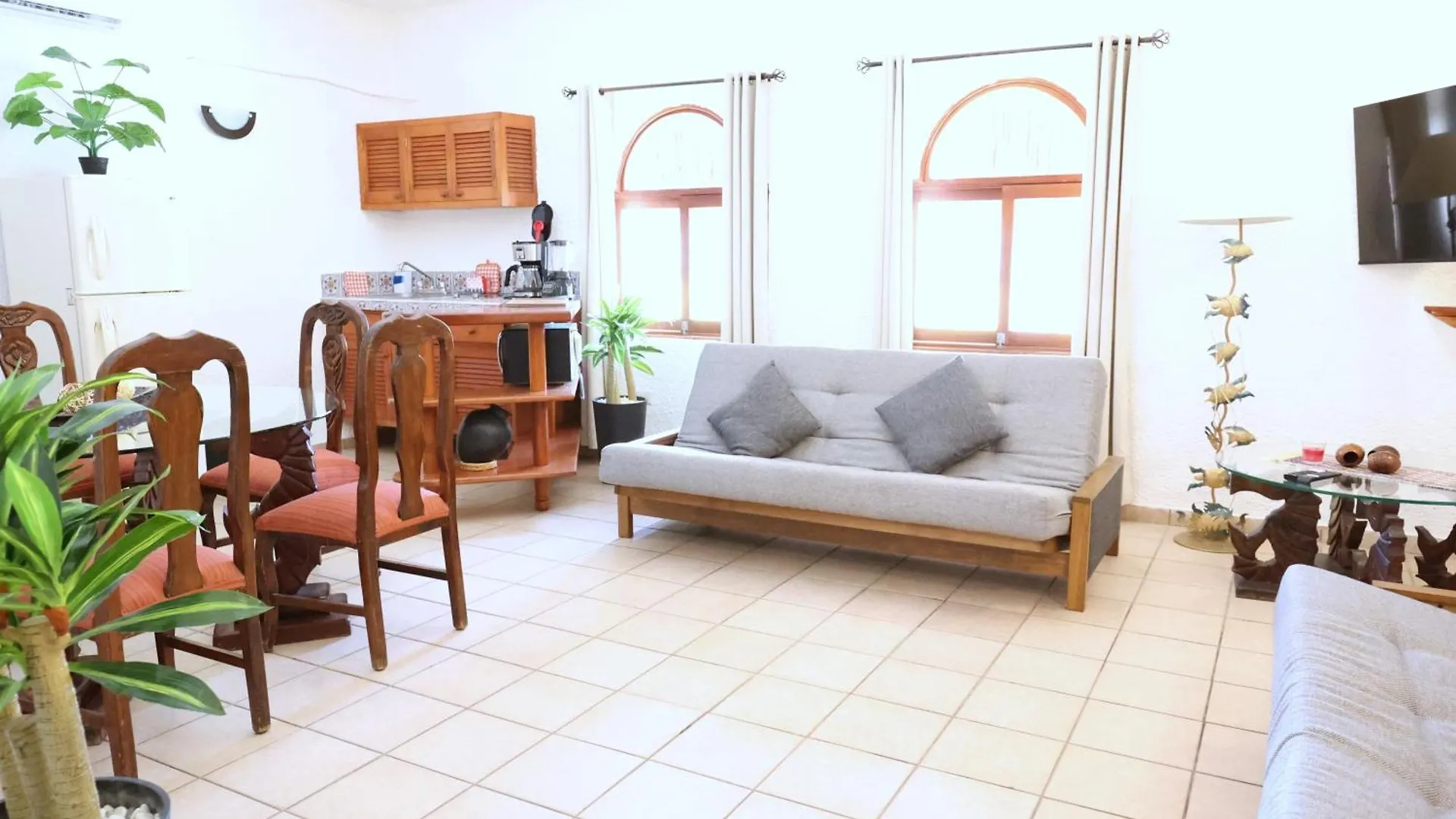 Hotel Bosque Caribe, 5th Av. zone Playa del Carmen Mexico